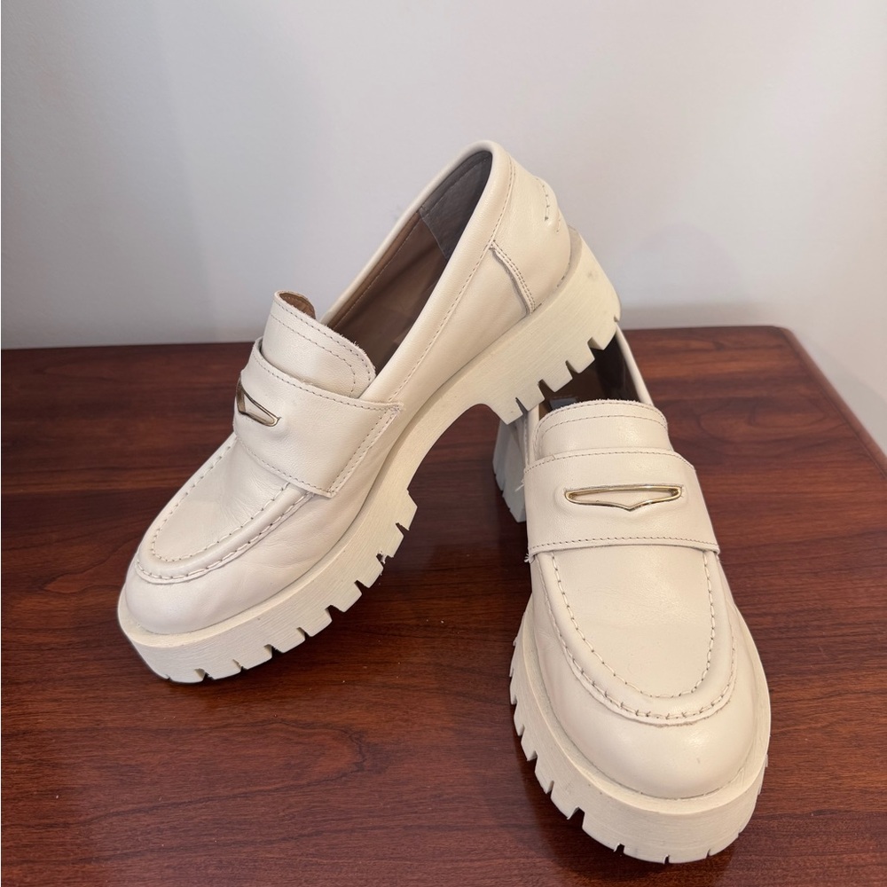 STEVE MADDEN | Cream Chunky Penny Loafers (size 9)